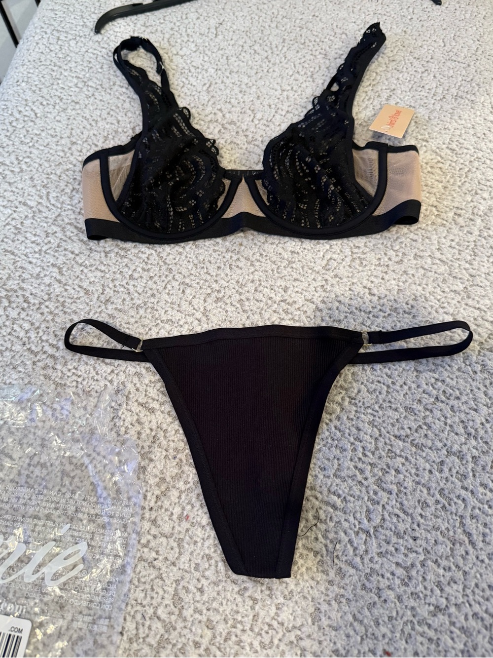 🔥🔥  NWT ThirdLove‎ Lace Bra 32D & Aerie Thong Medium Bundle